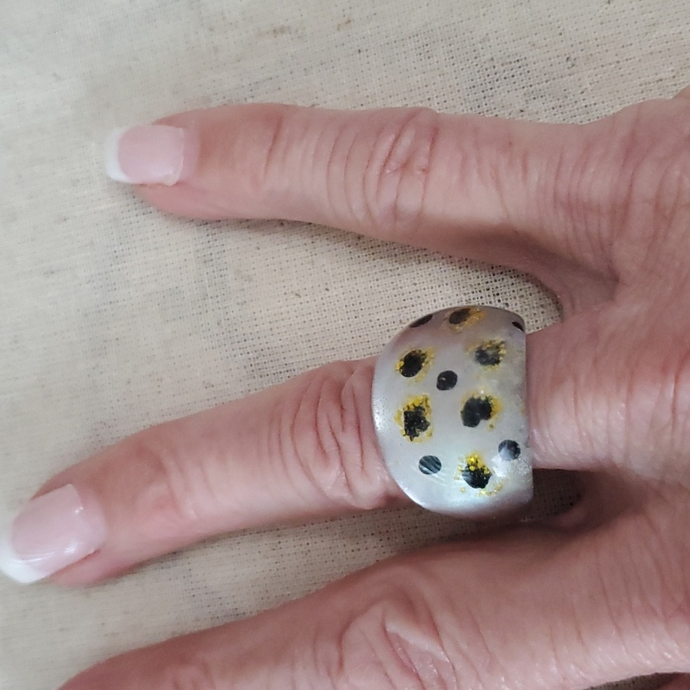 Rings - Picture 8 of 9
